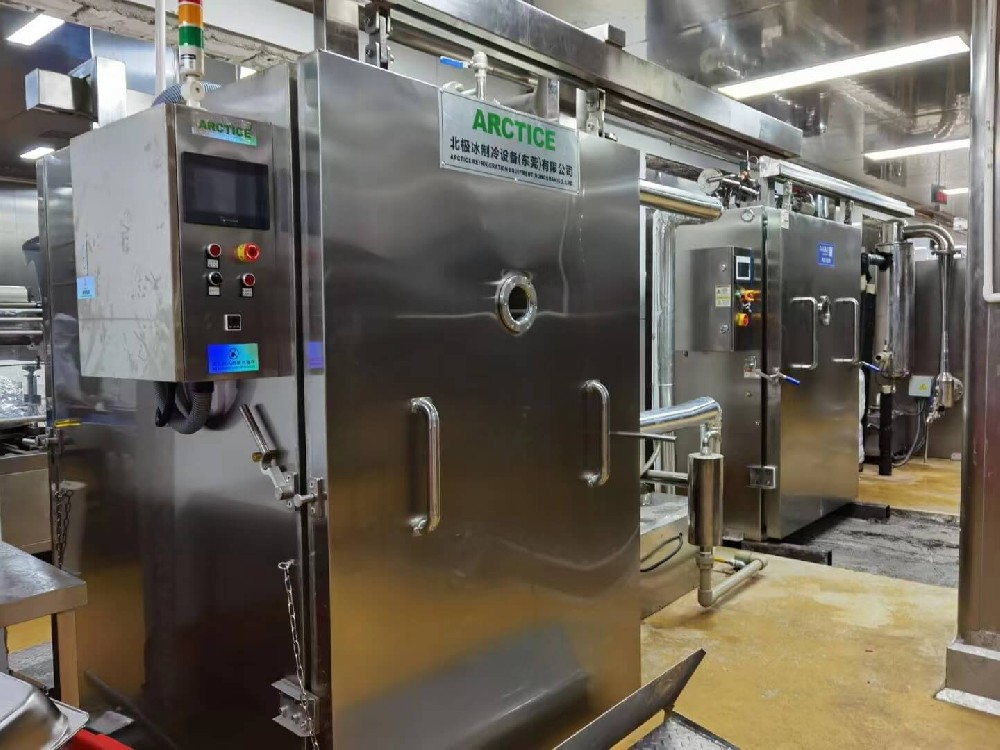 广东上市公司预制菜项目，每次处理200公斤新型熟食真空冷鲜机调试完成投入使用。客户对我们设备的工艺和使用时间非常满意！